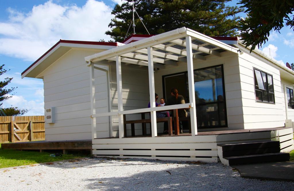 Waikanae Beach Top 10 Holiday Park Гисборн Экстерьер фото