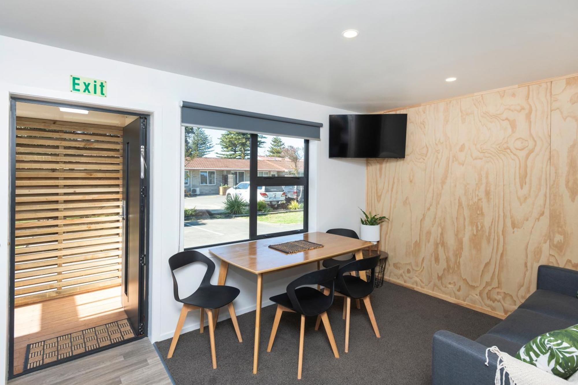 Waikanae Beach Top 10 Holiday Park Гисборн Экстерьер фото