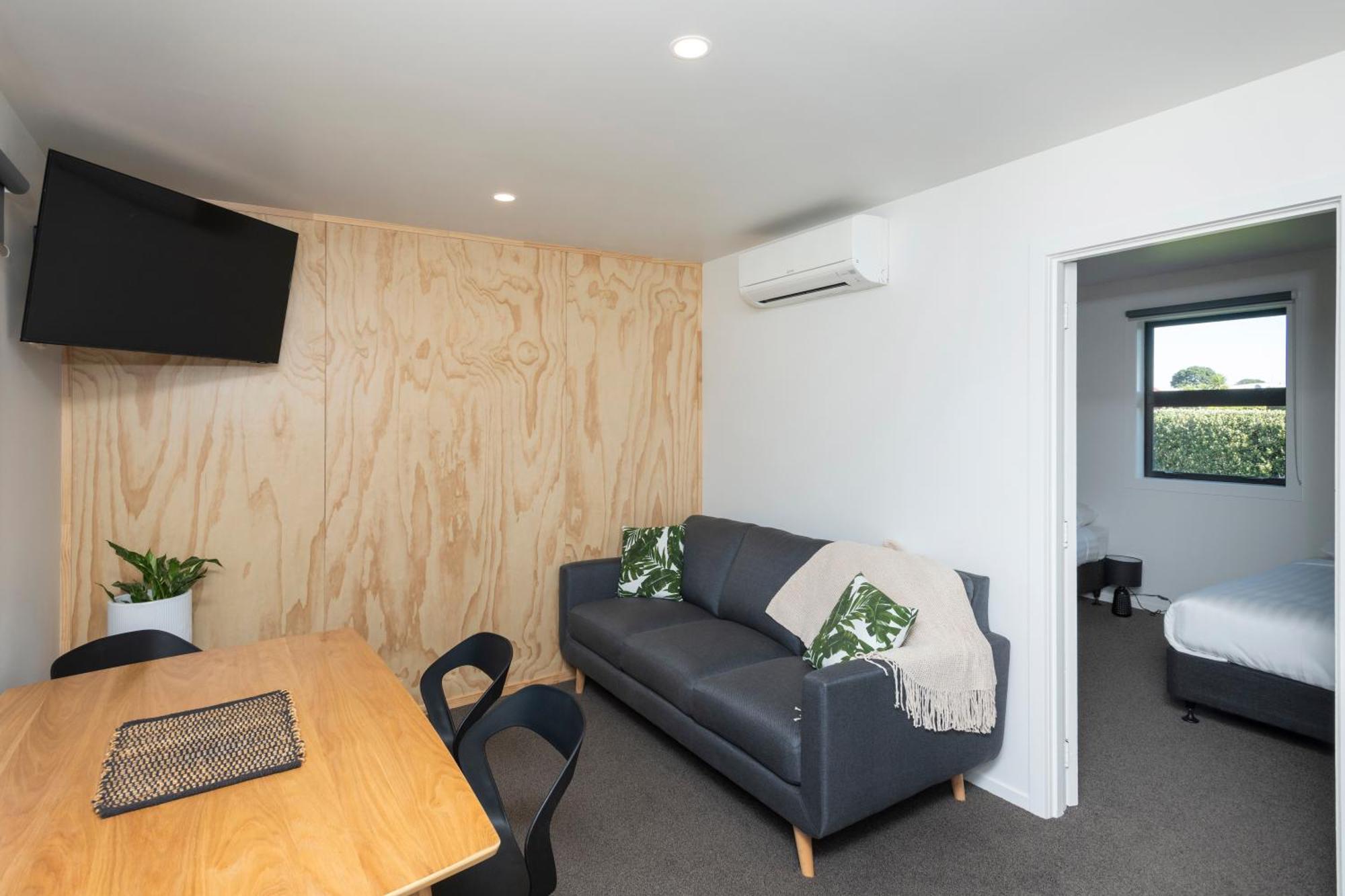 Waikanae Beach Top 10 Holiday Park Гисборн Экстерьер фото