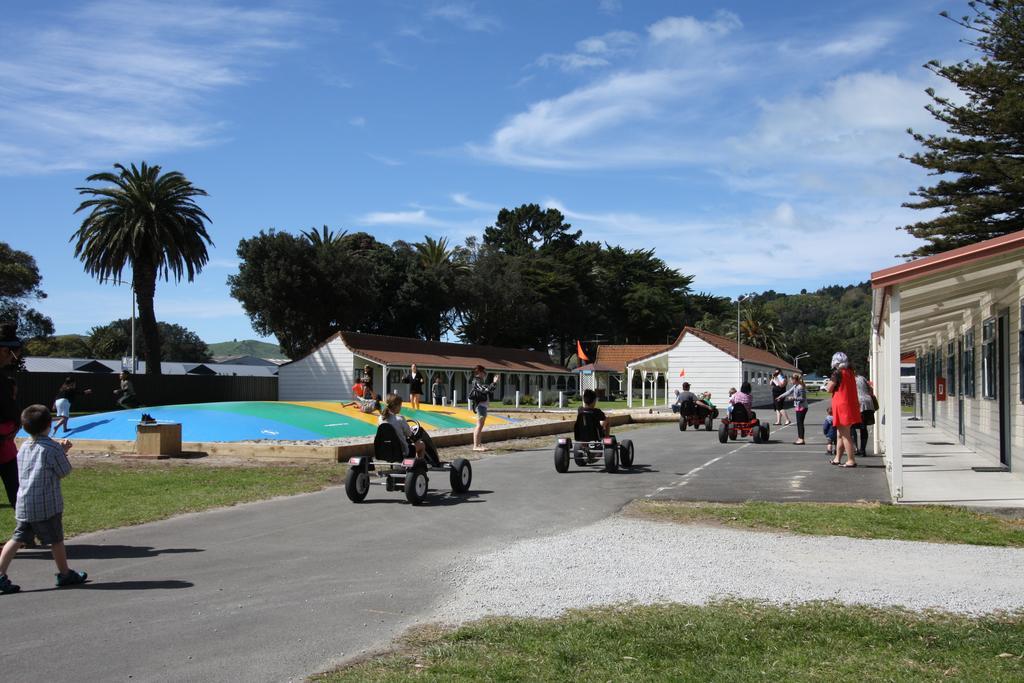 Waikanae Beach Top 10 Holiday Park Гисборн Экстерьер фото